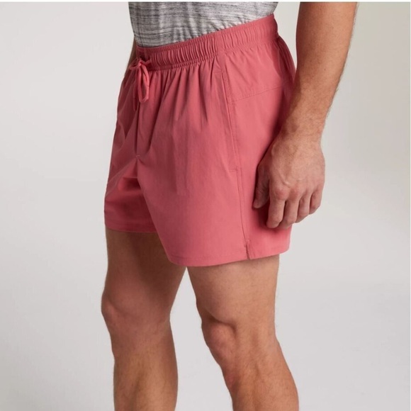 NWT VRST Men’s 5” Everyday Shorts in Pink Rouge in size S - Picture 3 of 9